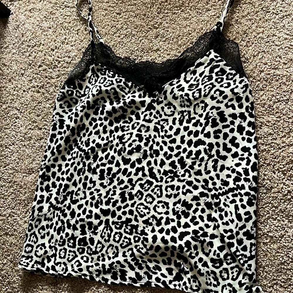 White and black cheetah print tank top! Size small
